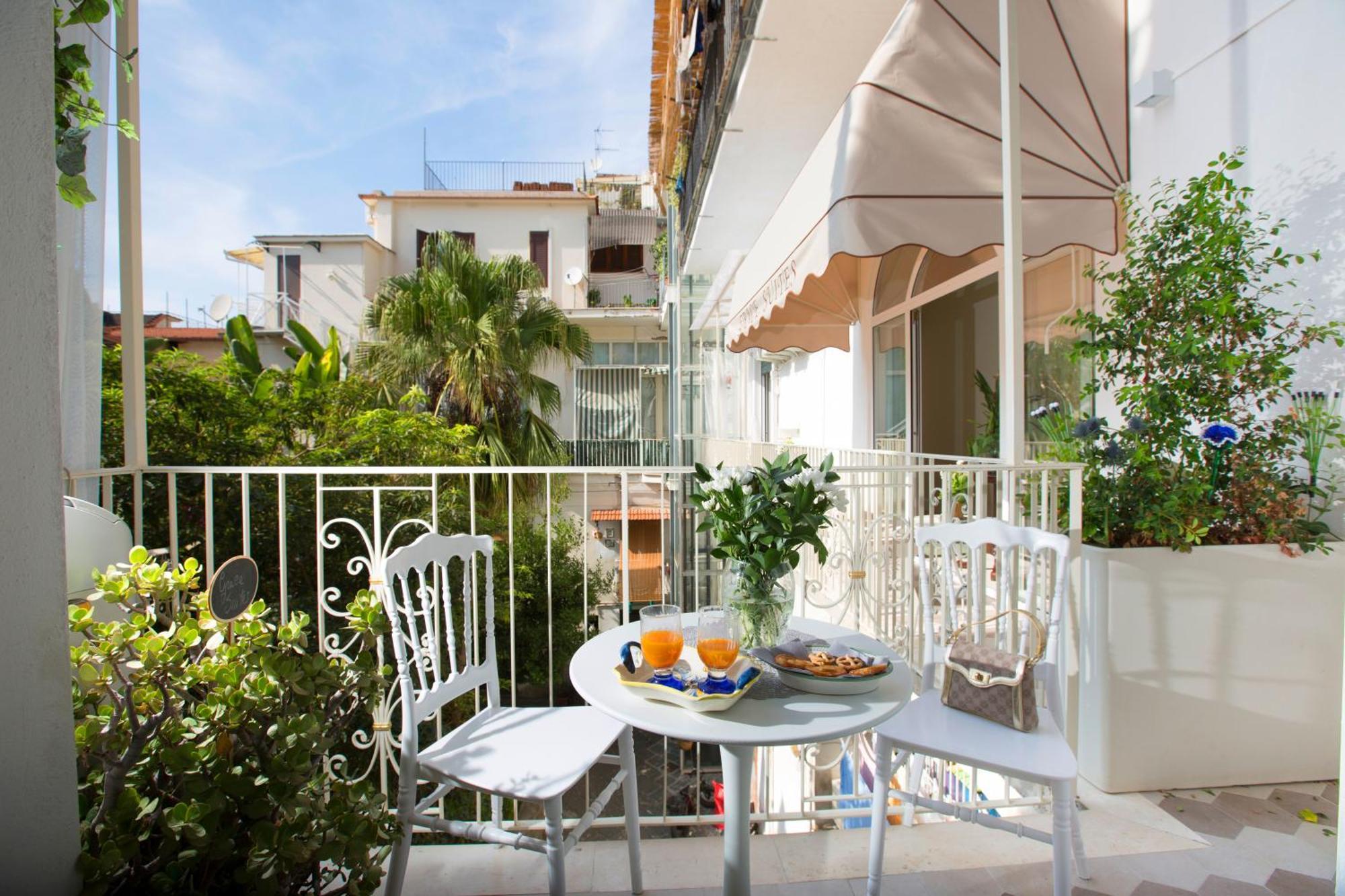 Grace Suites Sorrento Exteriör bild